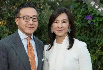 62岁蔡崇信和老婆球场秀恩爱，30年夫妻相绝了！娶了她比投资马云还要赚~