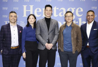62岁蔡崇信和老婆球场秀恩爱，30年夫妻相绝了！娶了她比投资马云还要赚~