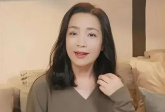 65岁戴春荣近况曝光！嫁给郝杰恩爱40年，如今...