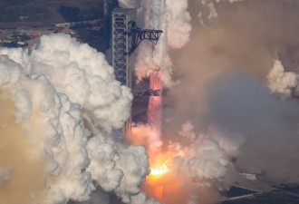 SpaceX第三代星舰发射，飞船成功释放星链模拟器