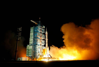 中国发射神舟23号载人飞船 1人将在太空驻留一年