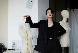 46岁殷桃展现成熟女人自信美的一面，丰腴健康的身材更有韵味