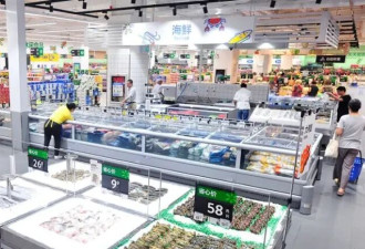 对手都在关店，沃尔玛为什么还能打？