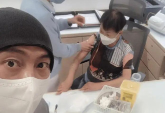 61岁张卫健自爆童年伤痛！父亲家暴母亲留下阴影！上学调皮把死蝙蝠装盒子送老师