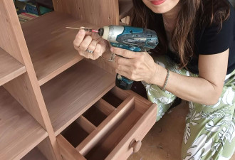 60岁离婚成为女木工师 她走出30年婚姻：我的人生刚开始