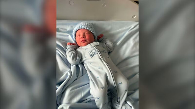 Liam 于 4 月 19 日出生。经过这场惊险的出生后，他在弗雷德里克顿医院接受检查，并于次日出院。（Mariah Jackson）