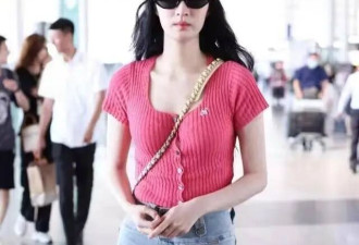 王楚然太丰满了，穿紧身短袖衫差点被“撑爆”，水蜜桃身材藏不住