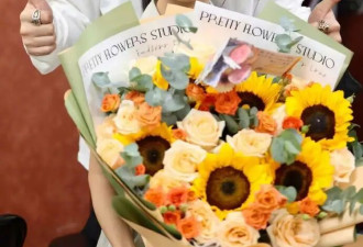 章子怡现身女儿钢琴演奏会，低调抱儿子观看，汪峰发文大赞女儿