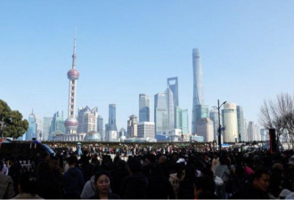 想出国，先打报告！北京新规 罕见做法