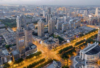 中国最大的省会城市，相当于8个上海