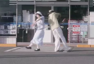 中国情侣富士山便利店拍跳舞片 遭日网民怒批