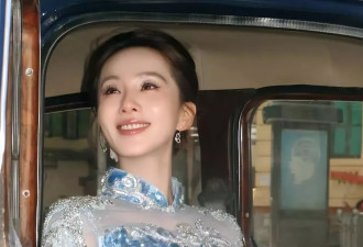 刘诗诗穿蓝色旗袍大秀曼妙身材！雪肤玉貌美得让人窒息