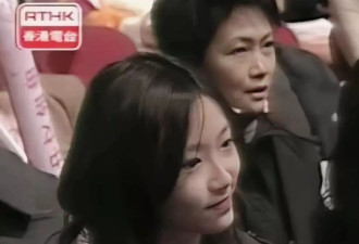 郑少秋33岁小女儿近照曝光，样貌清秀五官神似父亲
