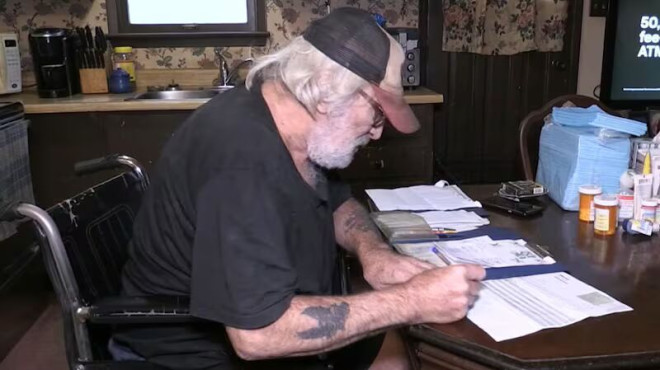 O'Halloran 因健康问题借款 $4,500，用于购置轮椅和改造住房。