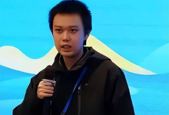 曝23岁副教授初中学历 却要在北大开讲座