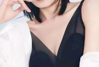 44岁万茜罕见晒出内衣代言写真，上演极致妩媚女人味，网友赞