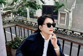 68岁胡慧中现身上海 26岁女儿相伴 身材颜值差距大