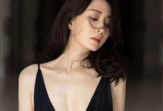 殷桃太丰满，真穿深V裙都兜不住好身材，我感慨：资本果然会选人