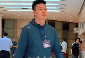 英如镝和同父异母哥哥巴图从长相到气质差距好大