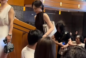 唐嫣罗晋幼儿园合体，一家三口整整齐齐，光看后脑勺都觉得幸福