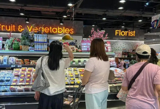 刘德华爱妻罕见露面，60岁无滤镜状态曝光
