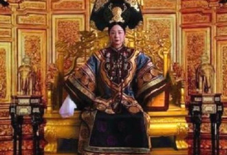 她陪伴慈禧左右，结局羡煞后宫
