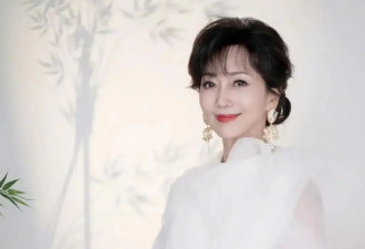 73岁赵雅芝晒出夏季美照，不营造“冻龄女神”人设的她，是真美
