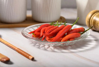 吃辣伤胃致癌？其实真正伤胃的两种食物你天天吃