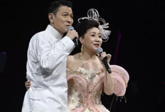 刘德华空降张德兰演唱会 朱丽倩携14岁女儿现身