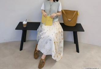 针织衫配碎花裙太适合夏天了 温柔韩系有格调