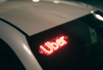 加拿大人坐Uber落下不少东西 这些让你看傻眼