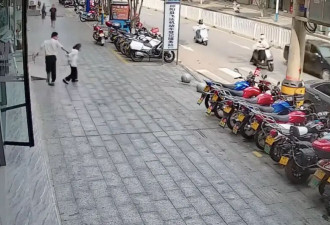 湖南邵阳男子当街殴打老人引众怒，警方通报