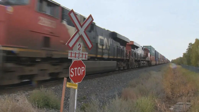 Click to play video: 'Experts urge caution among rising rail fatalities.'