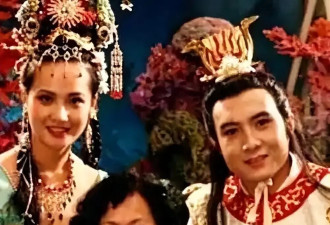 他被谢霆锋打成重伤，发妻6次流产后离婚，如今69岁现况如何？