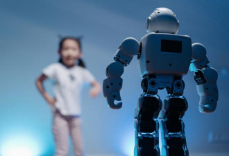 加国发布AI战略：34万新岗位、全民免费学AI...
