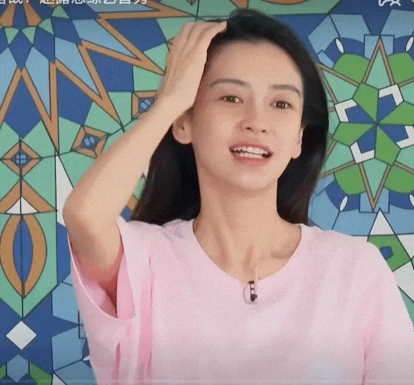 杨颖线下活动太尴尬？这5位巅峰期骤糊的女星，各有各的尴尬