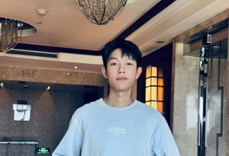 演员王锵自曝家犬被恶意砍伤！狗狗拼尽全力才逃回家