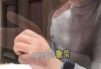因摔耳机丢了铁饭碗，被迫离开央视后，如今他54岁现身街头当吃播
