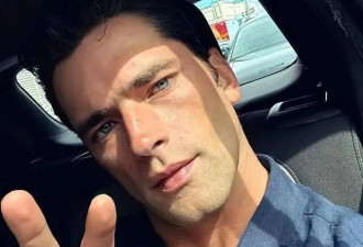 奚梦瑶前男友曝光！17岁还被当路人，如今霸屏2026年米兰男装周