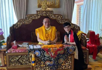 李连杰一家现身尼泊尔，利智颜值大回春