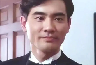 周迅对他一见钟情倒追3年，如今他无儿无女，65岁在乡下养猫种花