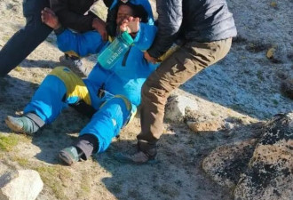 珠峰向导遭客人抛弃，徒手翻越冰川6天后生还...