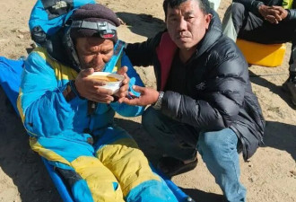 珠峰向导遭客人抛弃，徒手翻越冰川6天后生还...