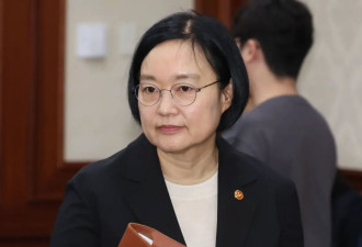从记者到巨头CEO，她或将成韩国第二位女总理