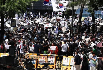 选举进行中 选票竟然不够了…民众愤怒了