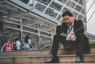 中产破产“3件套”升级为“7件套”了 你中了吗?