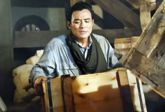 著名演员张治中逝世！他与妻子在 15 平米的宿舍里住了 18 年