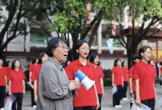 校长张桂梅的第16次送考：早餐吃下六七种药物