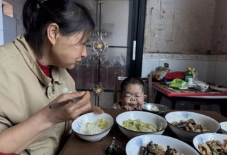 一个25岁的婴儿，和他的世界