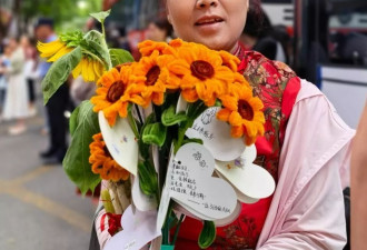 十八年前雨夜捡回失聪弃婴，如今儿子高考后跪谢养母